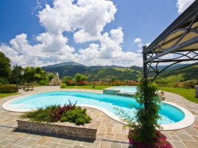 Lovely Villa in Apecchio with Swimming Pool